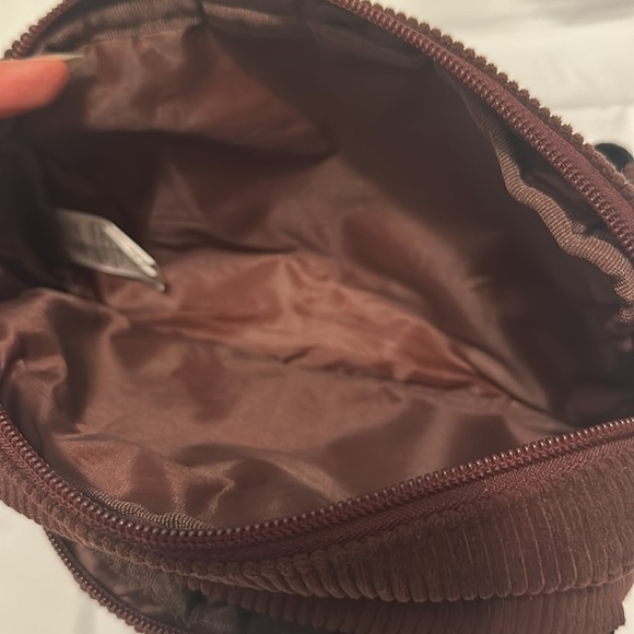 👜✨ Justin Bieber x Tim Hortons Fanny Pack ✨👜 - Picture 5 of 8